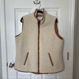 Old Navy fleece vest